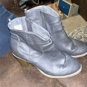 Old Navy bootie